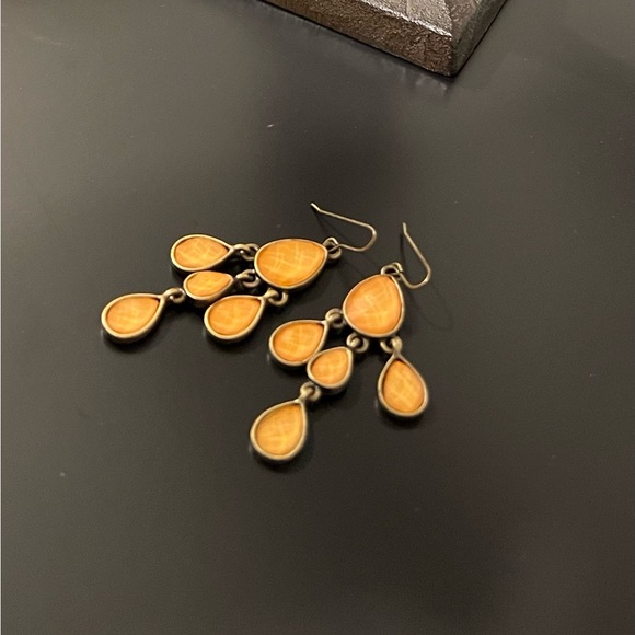 Bronze/gold fixture with sunset shade stones earrings. - Picture 2 of 2